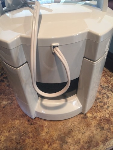 Black + Decker Automatic Jar Opener, Lids off