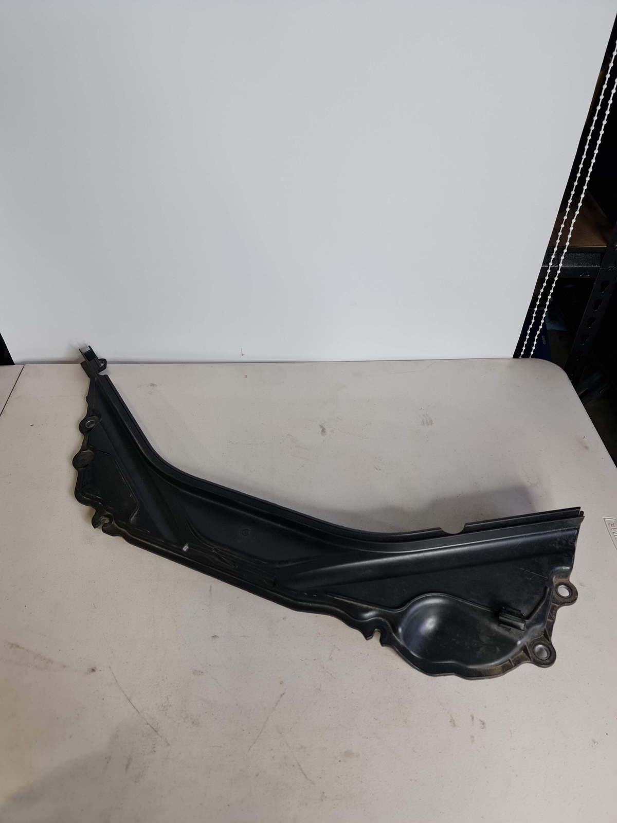 0 Bmw 2015-2020 51-75-8-061-866 51758061866 Partition Wall Units Compartment image 3