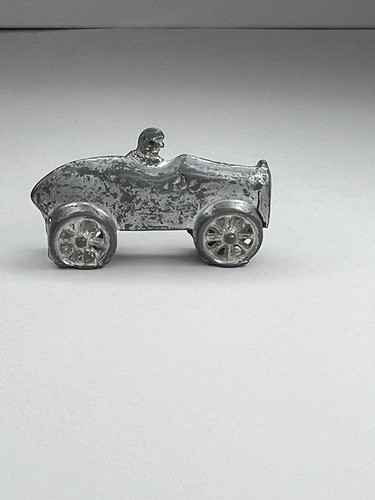 Piece: Car With Driver Metal