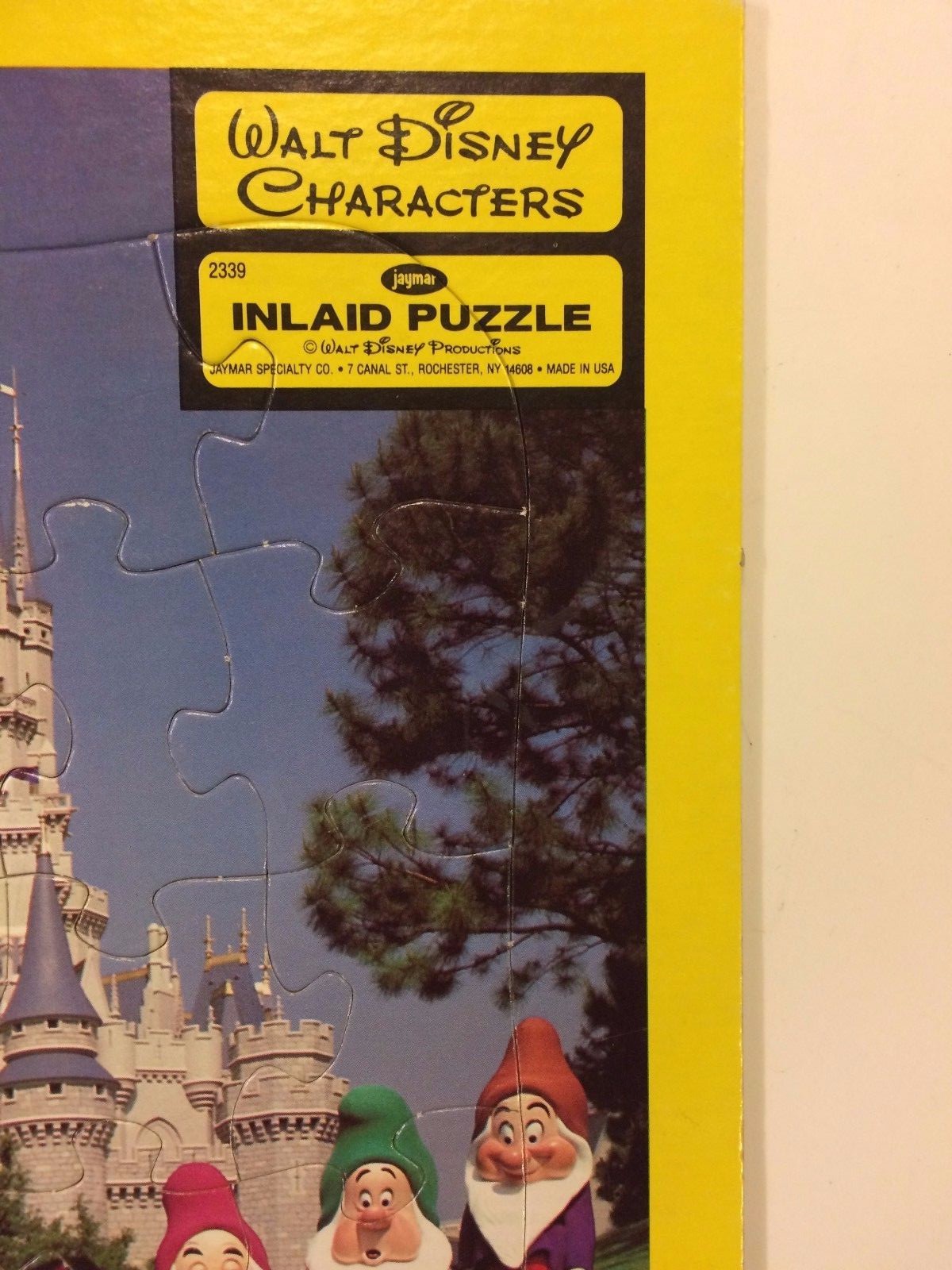 Vtg Walt  Disney Characters Inlaid Jaymar Puzzle Snow White Dwarf Photo Castle