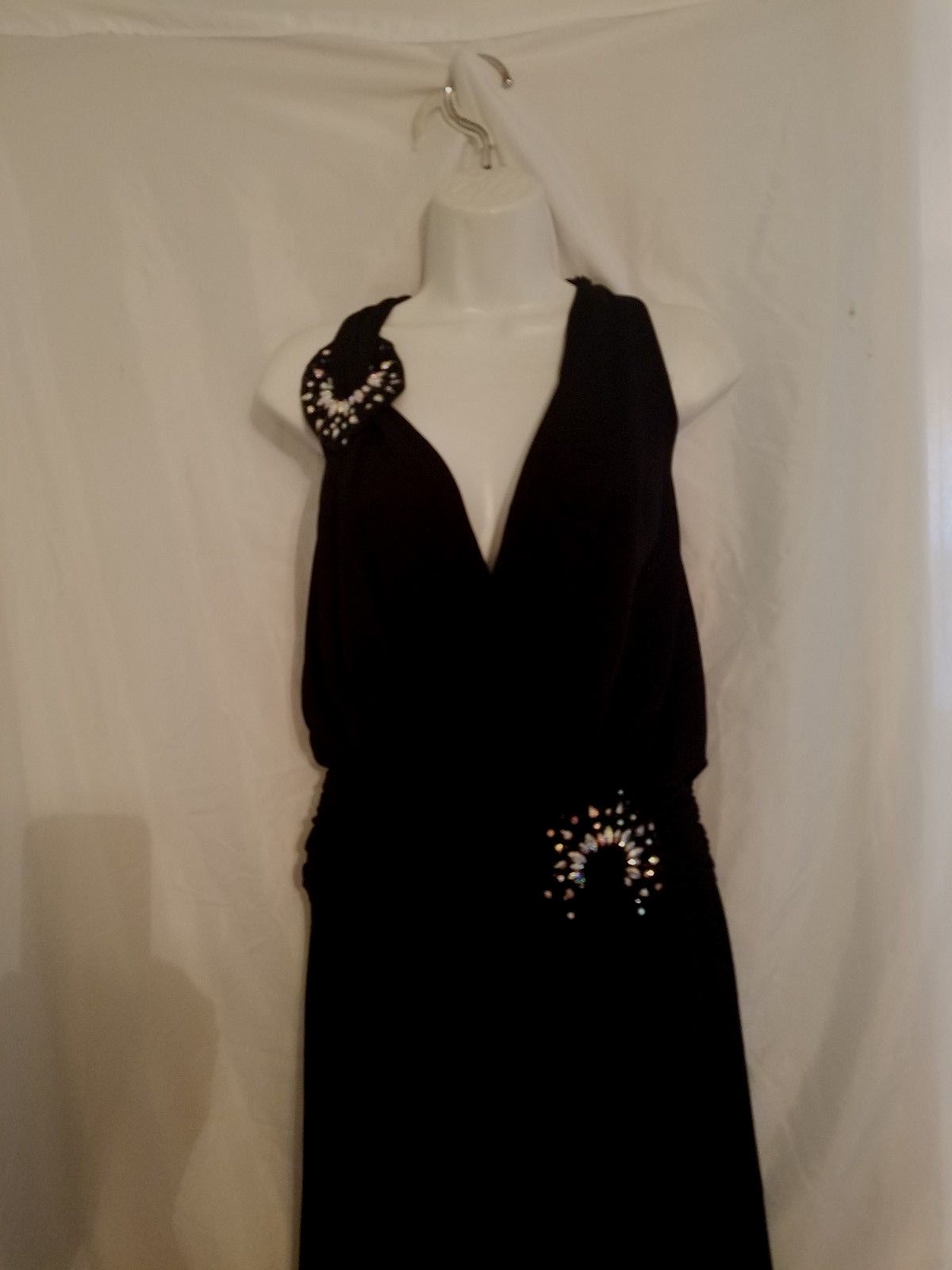 Tony Bowls Long Black Evening Gown Size 8 - Perfect for any special event