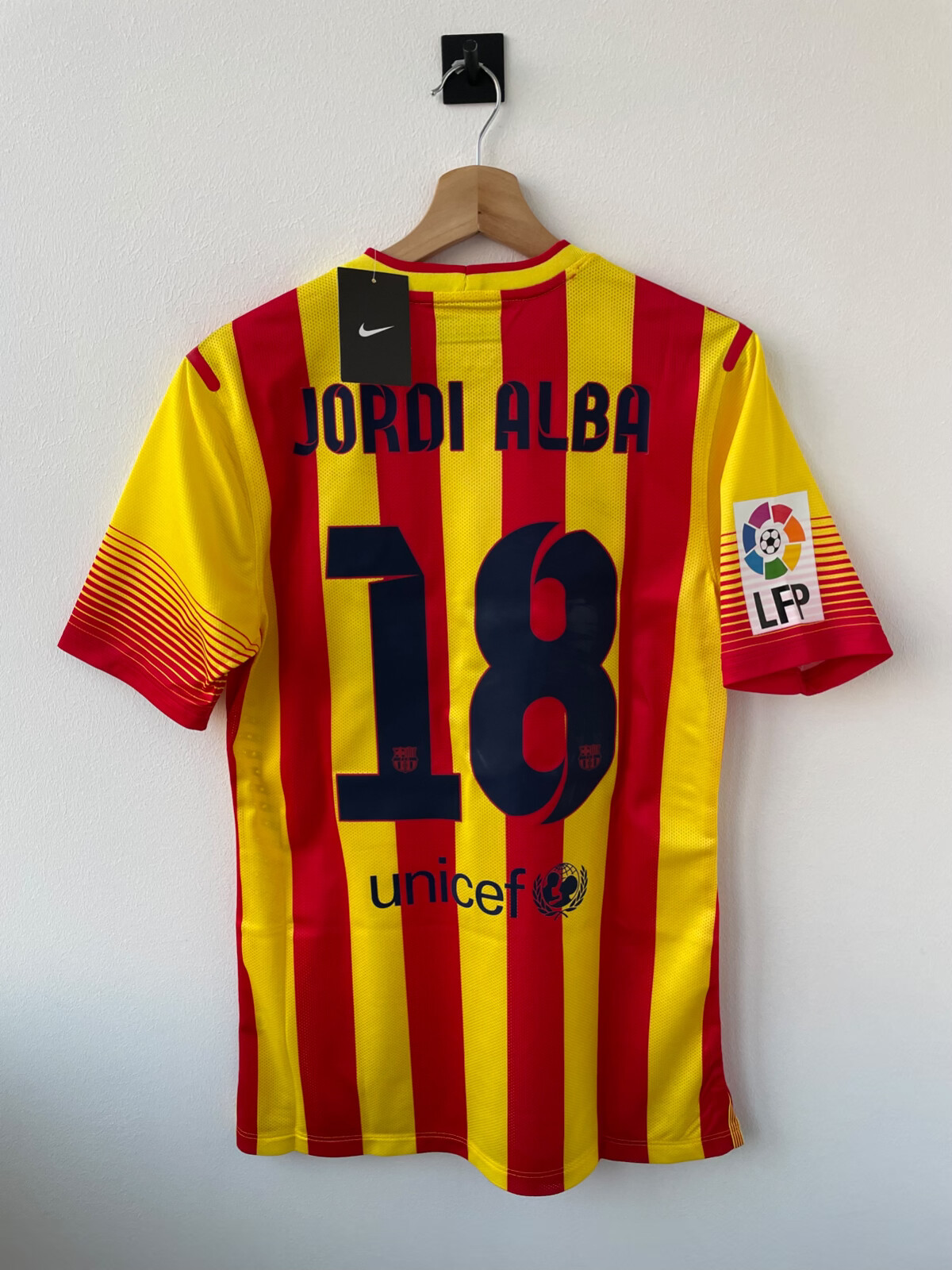 【レア】Barcelona 赤 ジップアップシャツ Barcelona 13/14 Long Sleeve Kit Pique 3 XL Jersey RARE! | eBay
