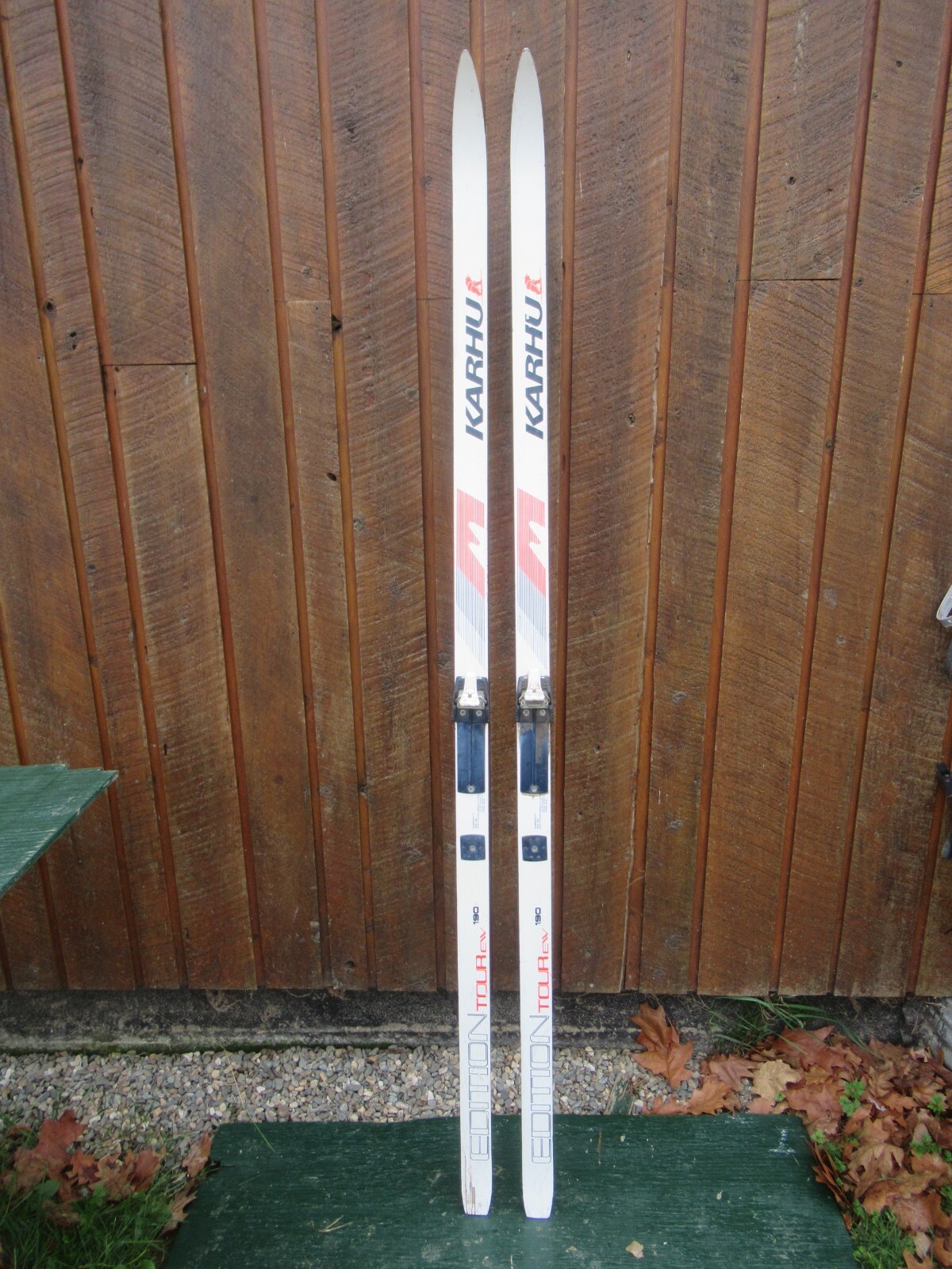 Vintage Snow Skis 76