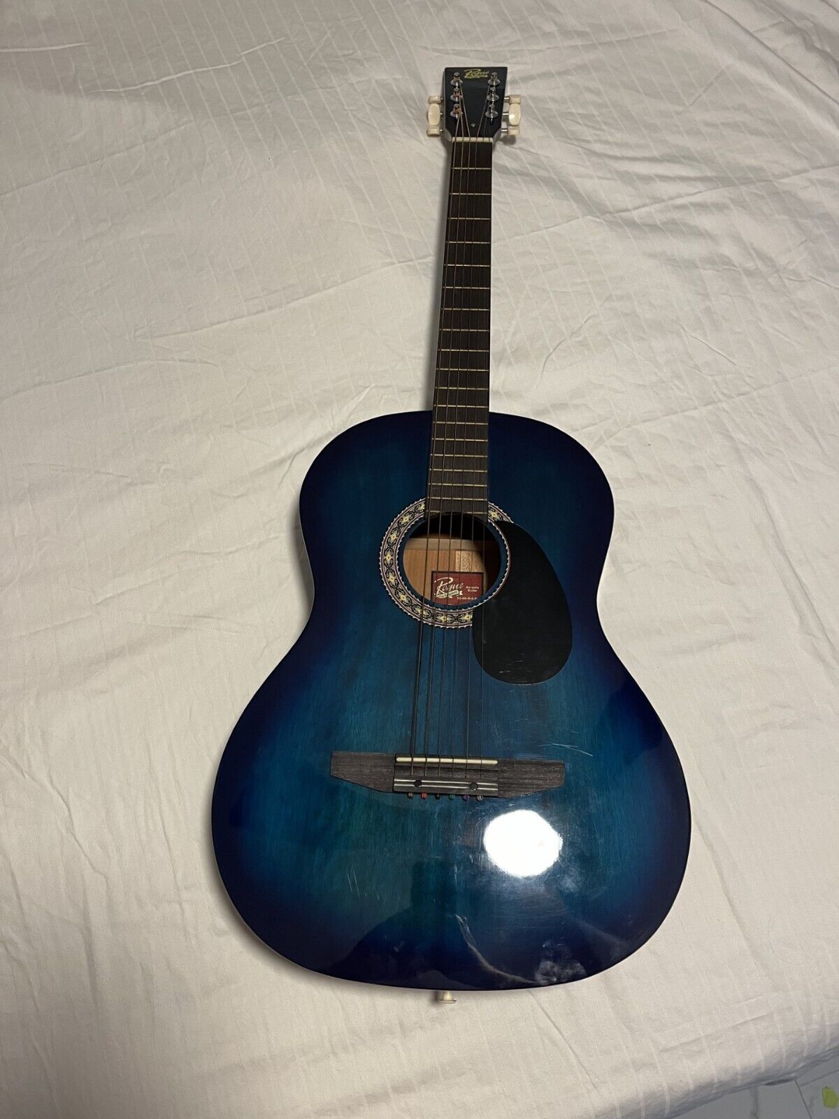 Rogue SO-069-RAG-BL Acoustic Guitar - Blue with beautiful Rogue SO-069-RAG-BL Acoustic Guitar - Blue with beautiful