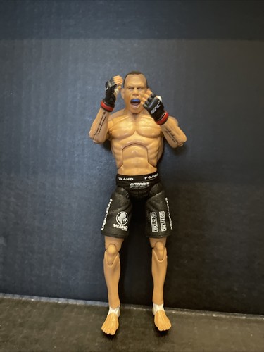 UFCフィギュア　ロンダラヴジー　チャンピオンベルト付き UFCフィギュア ロンダラヴジー チャンピオンベルト付き UFC