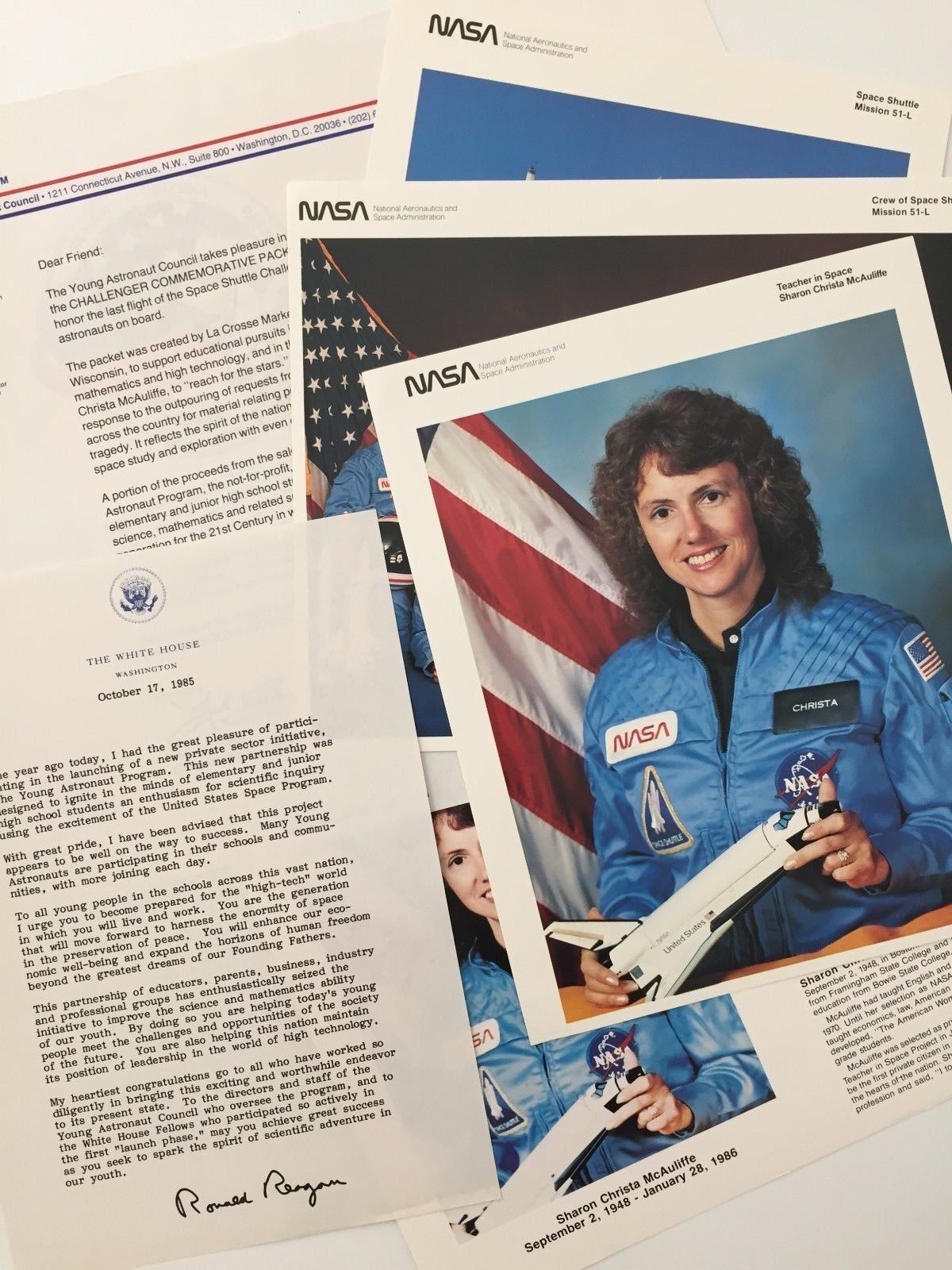 Young Astronauts CHALLENGER COMMEMORATIVE PACKET