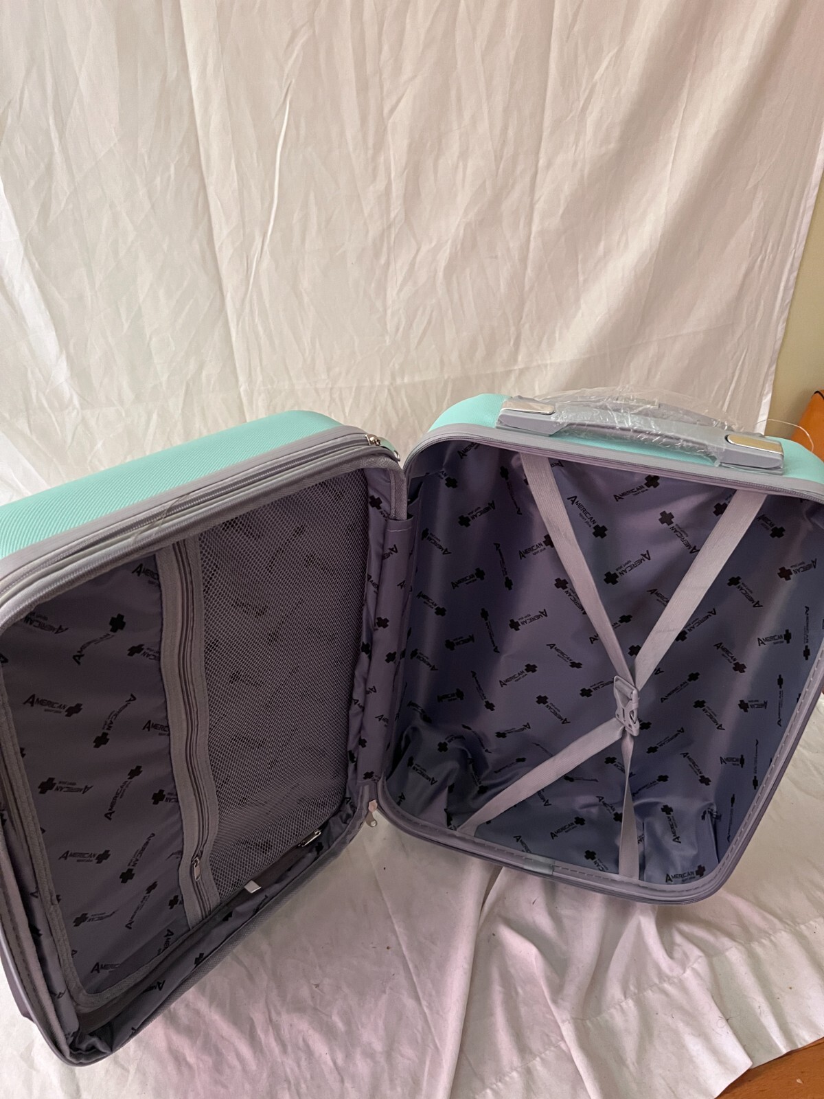 $350 New American Sport Plus 20" Hard Luggage Expandable Spinner Carry On Green