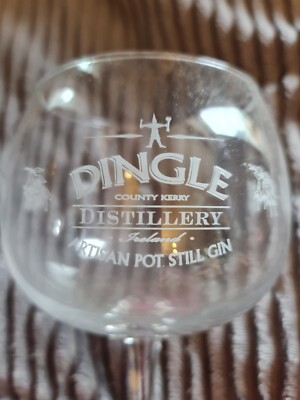 DINGLE POT STILL GIN GLASS ETCHED RARE