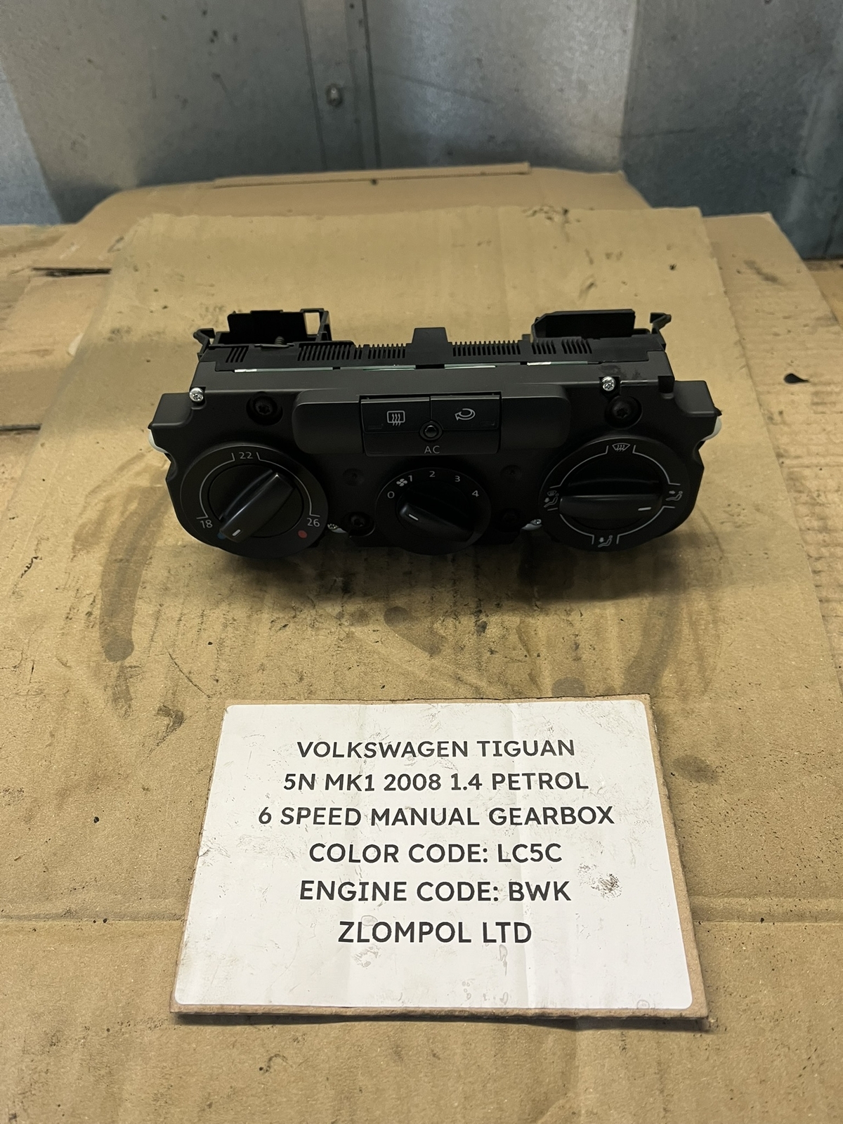 Volkswagen Tiguan 5N 2008 1.4 Petrol Heater Climate Control Panel 5M2820045A
