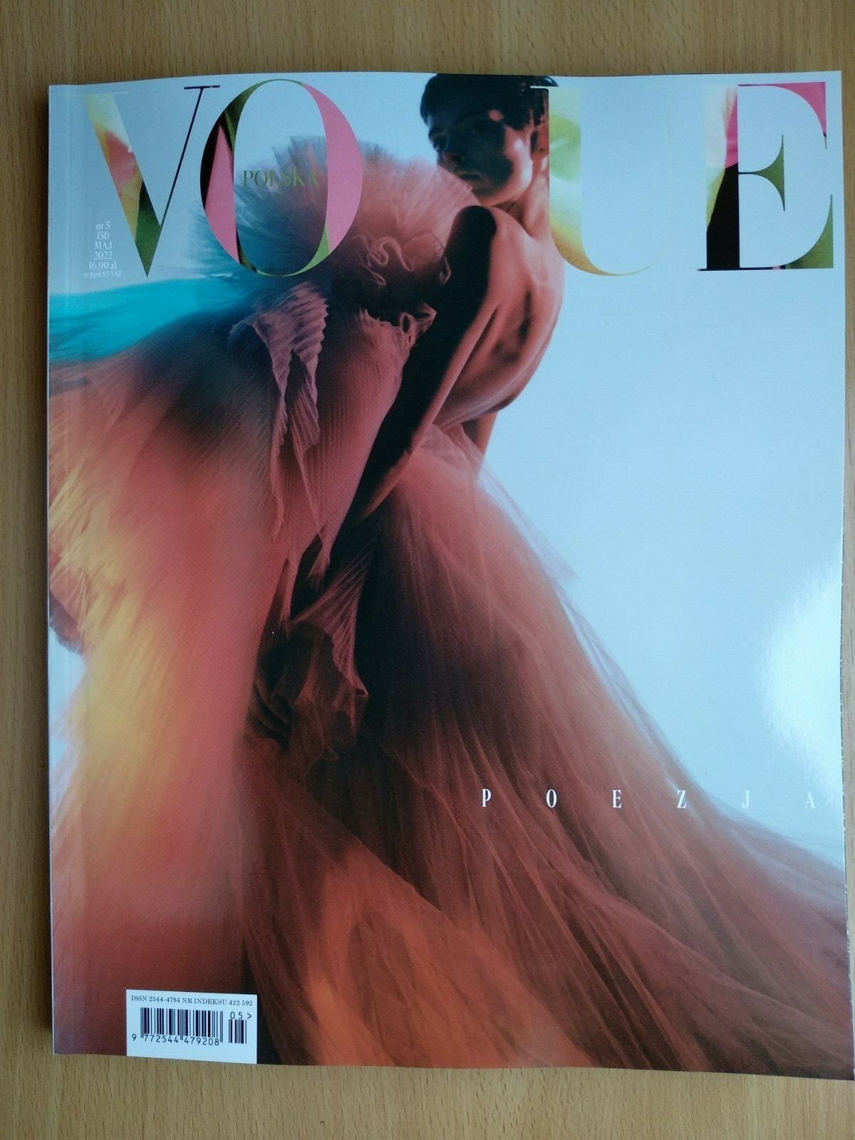 女性情報誌 Vogue Poland Magazine May 2023 MAY 2023 | Vogue