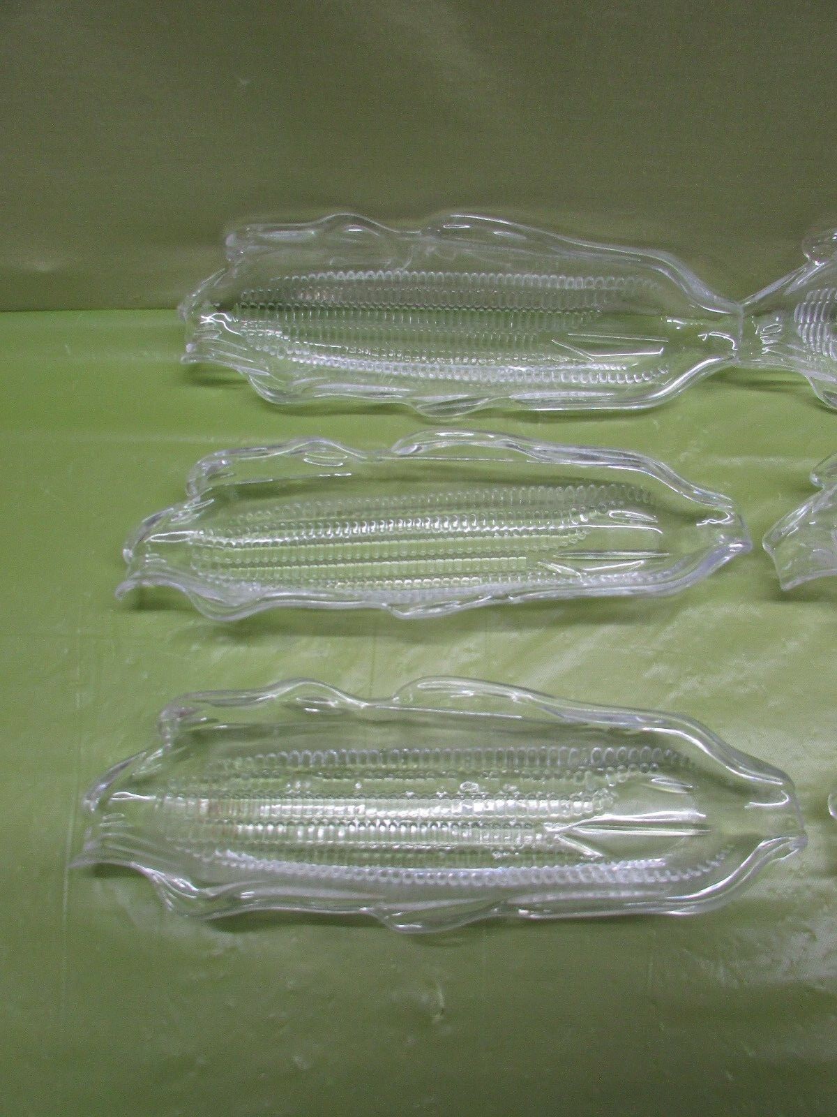 LOT OF 6 CORN ON THE COB TRAYS