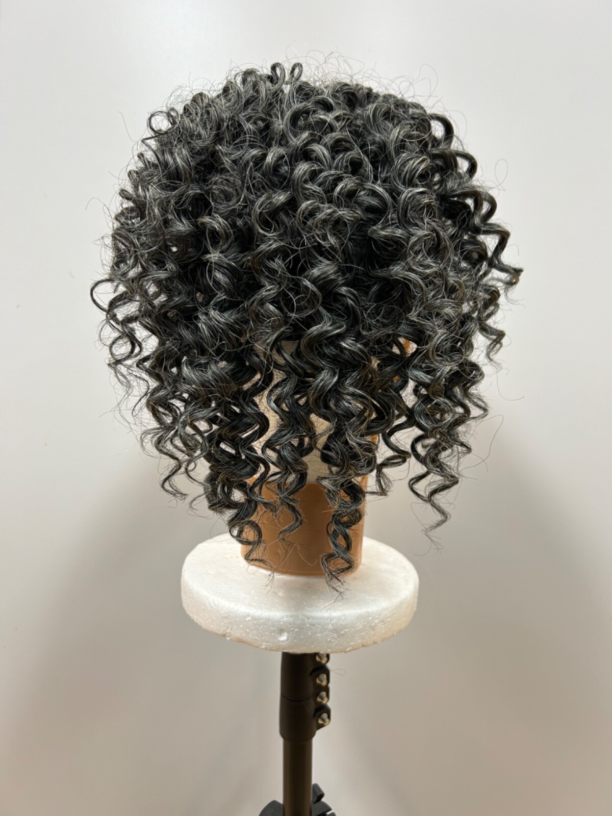 pondy様 Amazon.com: ZINUS Satish Upholstered Headboard Channel