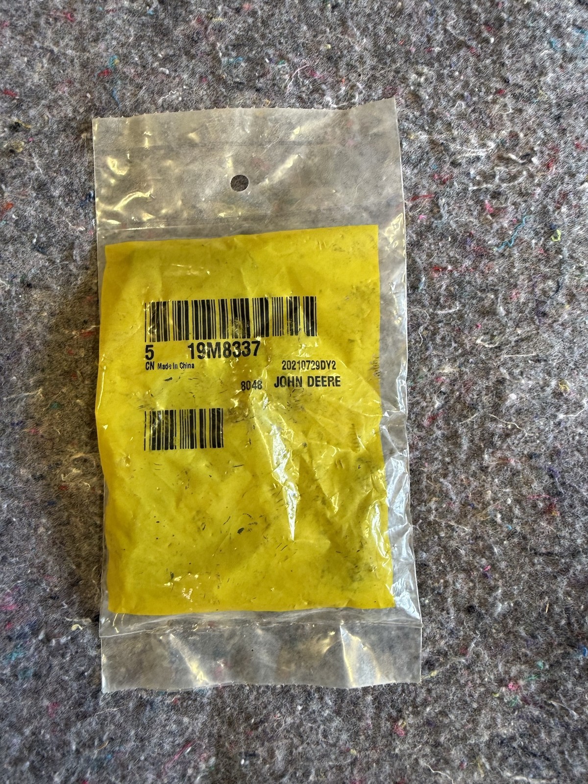 ​New NOS OEM Genuine John Deere 5pk Cylindrical Head Screw M10 X 30 19M8337
