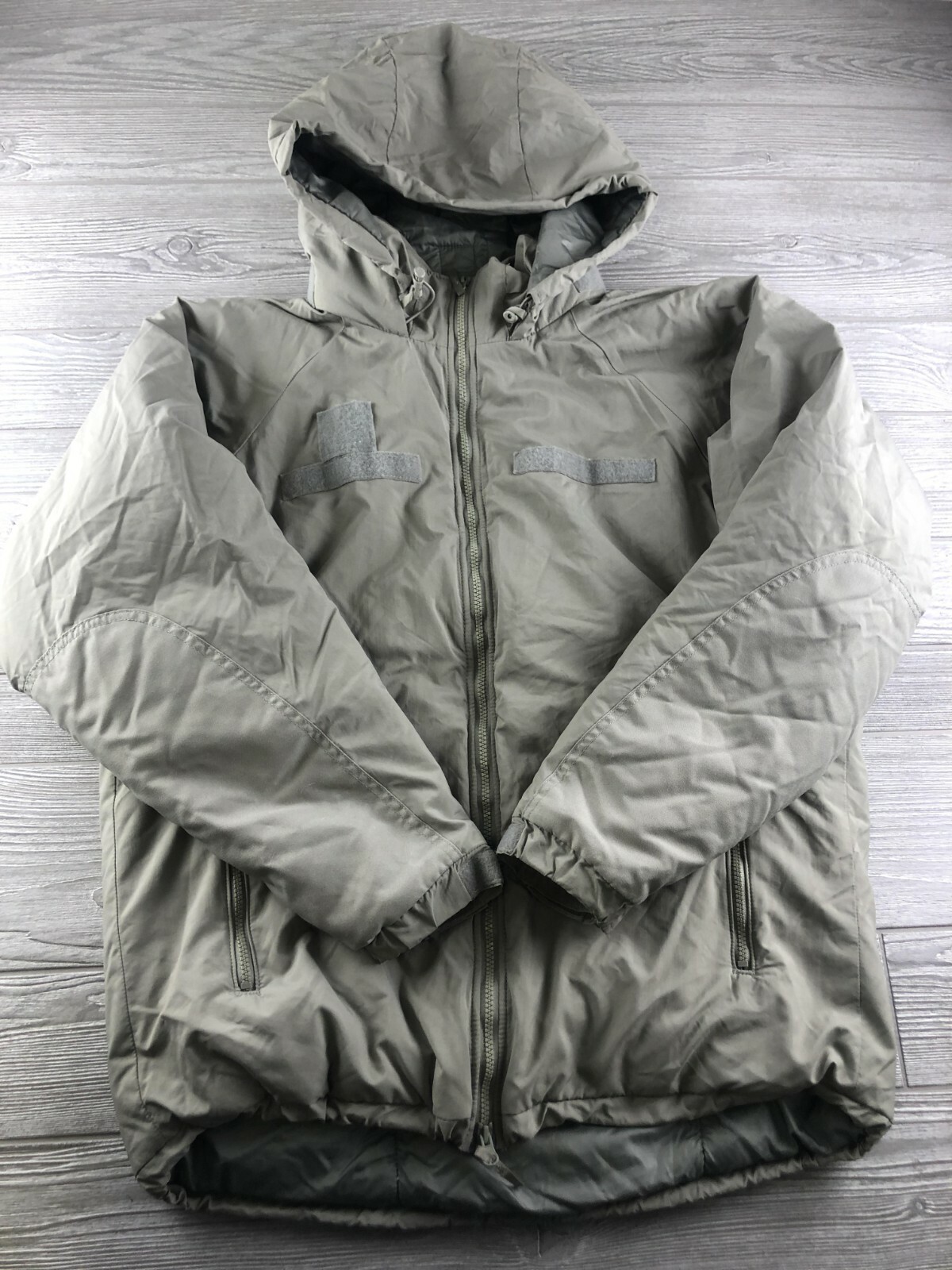 Extreme Cold Weather Parka MEDIUM REGULAR US MILITARY NSN Extreme Cold Weather Parka MEDIUM REGULAR US MILITARY NSN