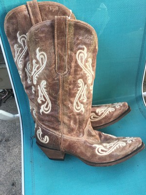 custom embroidered cowboy boots