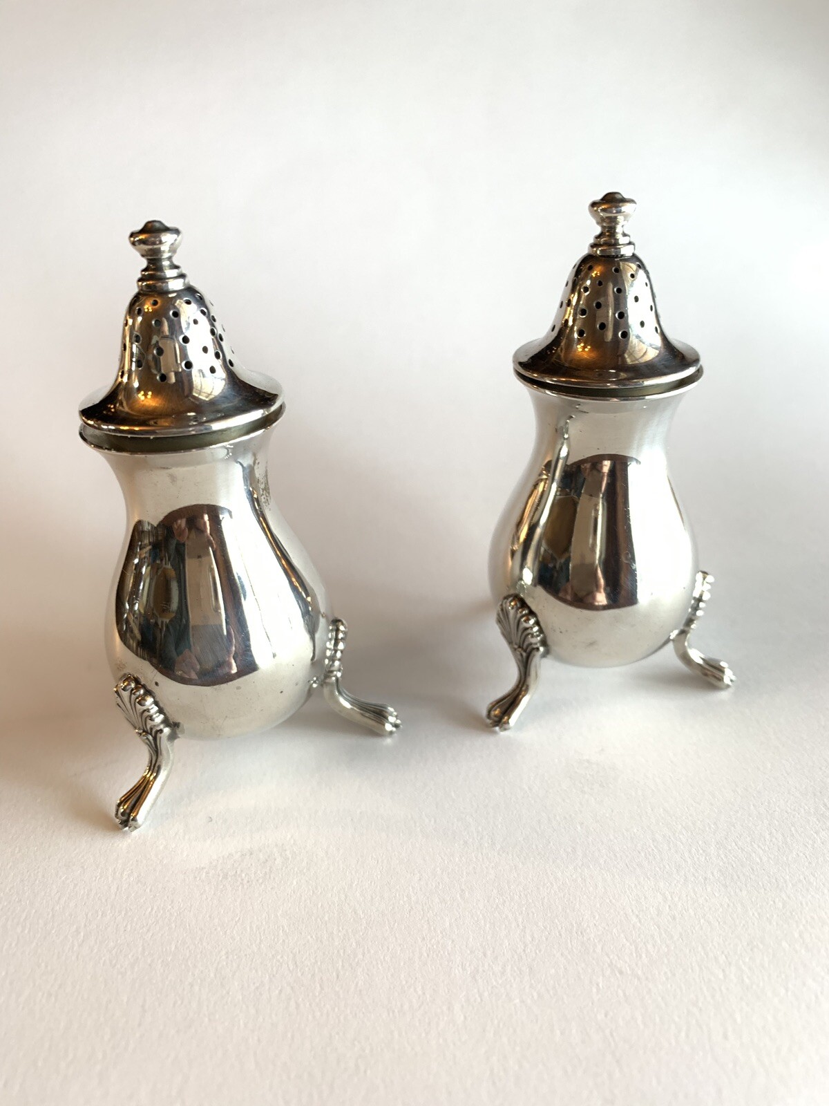 WATSON STERLING SILVER M14 EXEMPLAR CIRCA 1740 - SALT & PEPPER SET