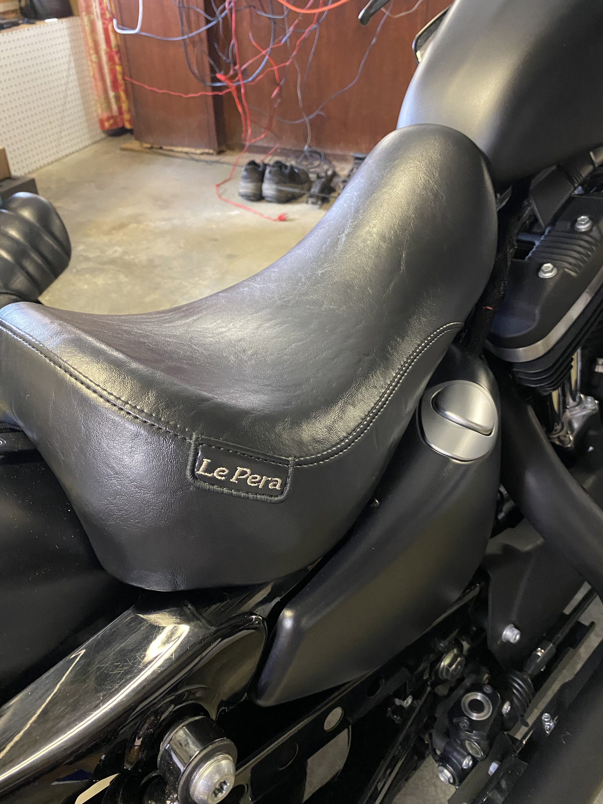 スポーツスター　シート　ソロ　ラペラ LF006 ベアボーンズ　美品 スポーツスター シート ソロ ラペラ LF006 ベアボーンズ 美品 ハーレー