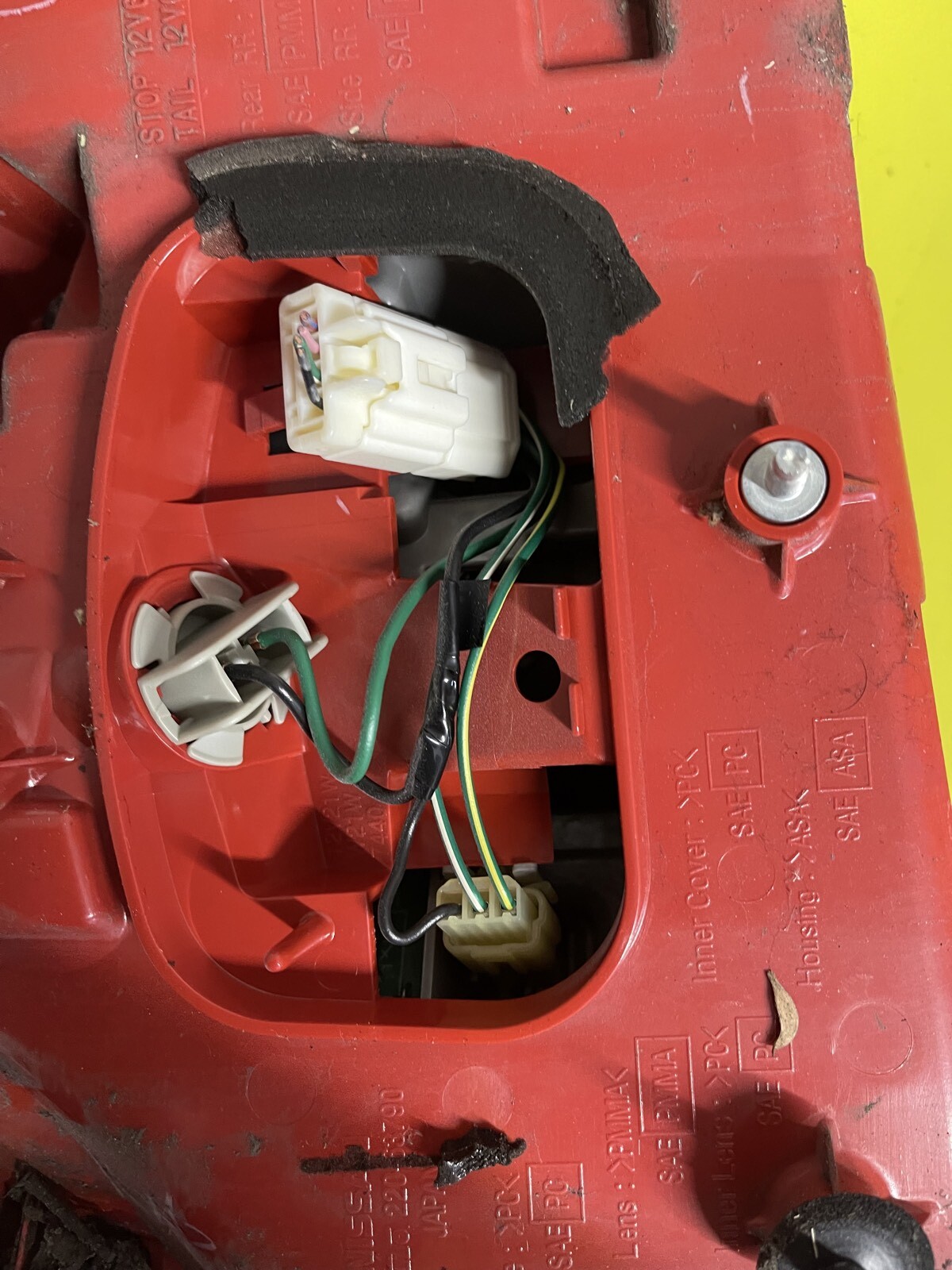 NISSAN SKYLINE 250GT LEFT SIDE TAIL LIGHT - thumbnail 4