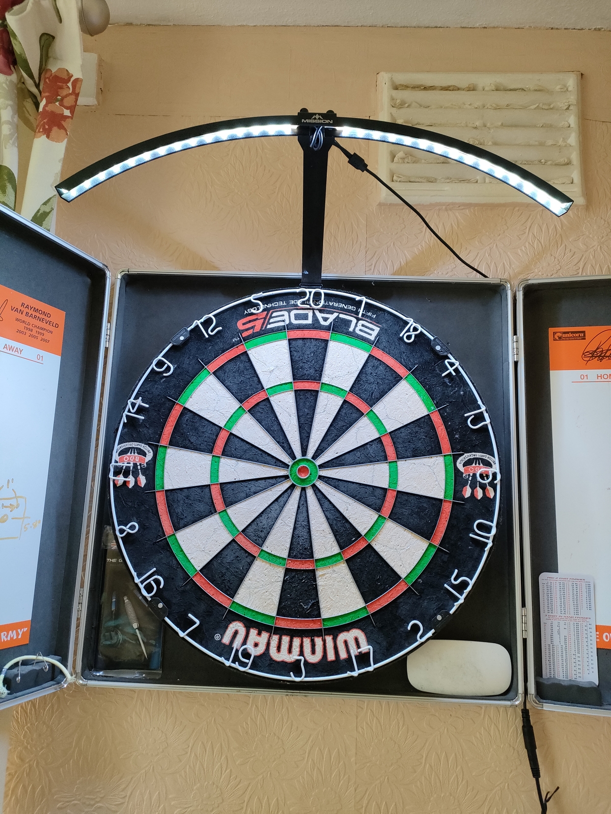 Mission Torus 100 Dartboard Darts Light Folding Lighting System eBay