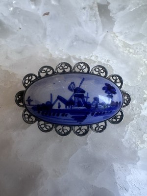 Delft Blue & White Porcelain Brooch vintage Silver Filigree Windmill Scene 1.5”