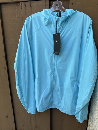 Lululemon フード付きジャケット ライトブルー RARE Lululemon Fluffin Awesome Goose Down Light Blue Puffer