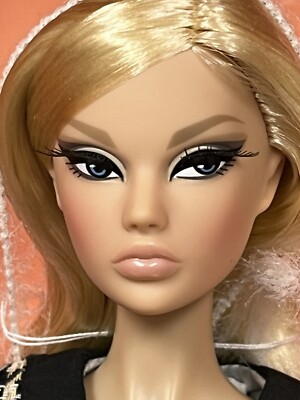 JHDFASHIONDOLLS Covergirl: Team GG Giftset (Gina Doll only) 2023 VIP Club Excl.