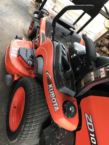 kubota ZD1011 Lawn Mower. 550 Hours. Diesel.