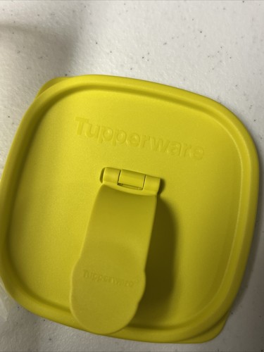 TUPPERWARE SLIM LINE PITCHER 8 cup/2L FLIP TOP SEAL 1 Container BRAND NEW