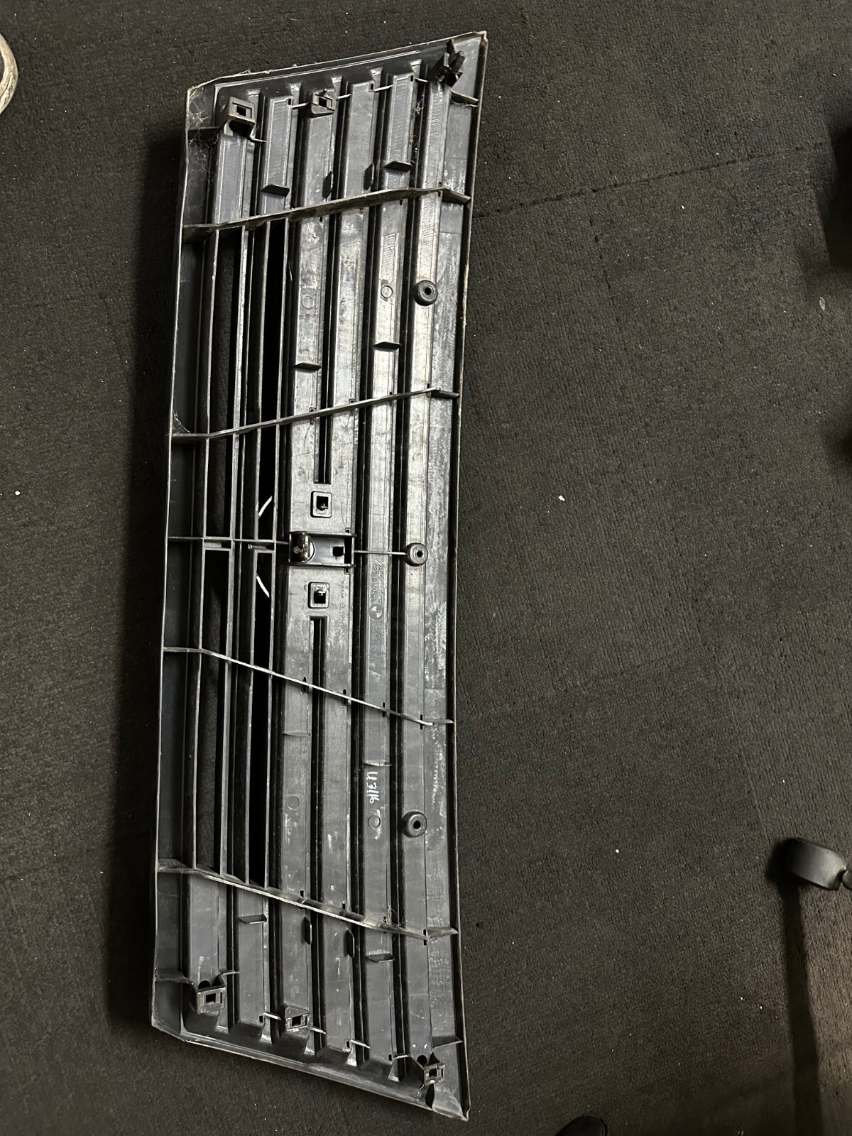 NISSAN URVAN ESTATE E25 FRONT GRILLE - thumbnail 6