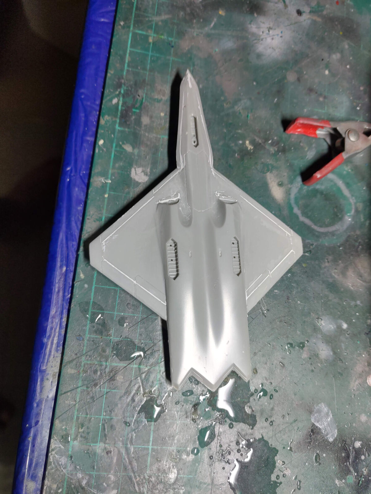 Trumpeter 01332 1/144 Scale USA YF-23 LightningⅡ Fighter Trumpeter 01332 1/144 Scale USA YF-23 LightningⅡ Fighter