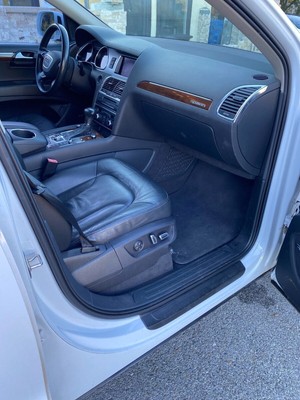 image 5 of interior