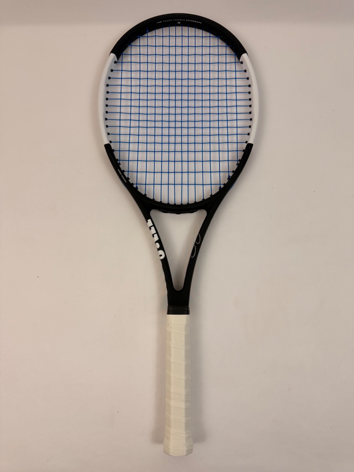 Wilson Pro Staff RF97 Countervail V12, 4 1/8 Excellent 9.5
