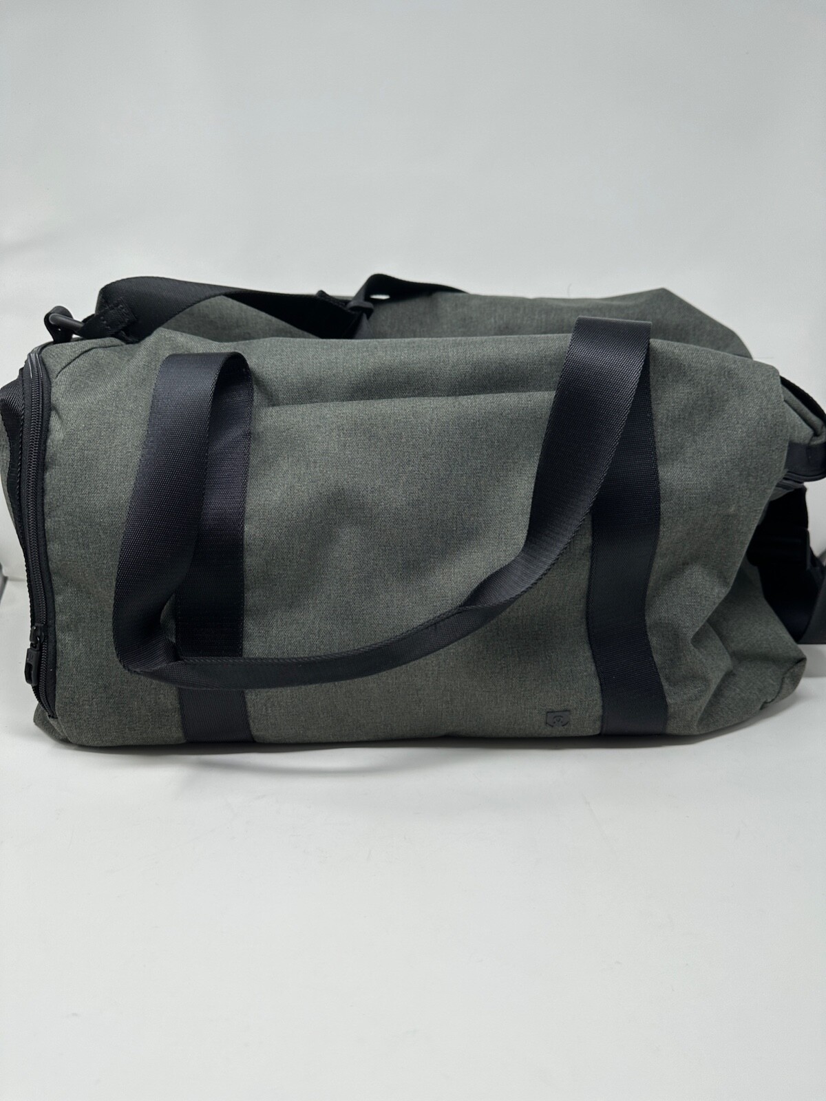 Lululemon Command the day Duffel | eBay