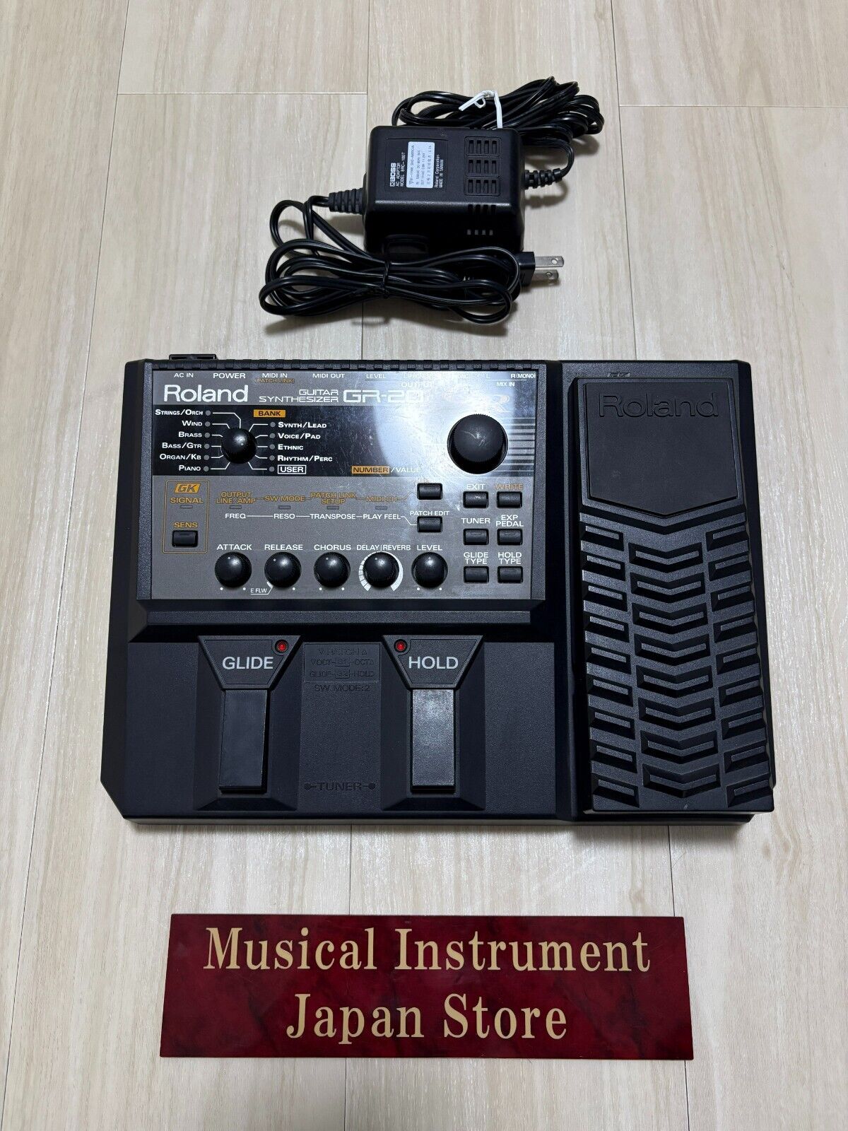 Roland GR-20 Multi Effects Guitar Synthesizer Used with Roland GR-20 Multi Effects Guitar Synthesizer Used with