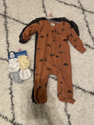 Gerber Baby Lot - 2 Pack Sleepers And 4 Pack Mittens 0-3 Months