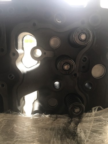 CATERPILLAR 3306 CYLINDER HEAD.