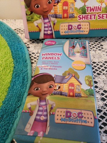 DOC MCSTUFFINS LOT NEW TWIN SHEET SET  WINDOW PANELS AND BATH RUG.