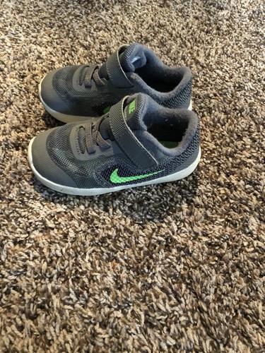 Toddler Boys Nike shoes size 7 c