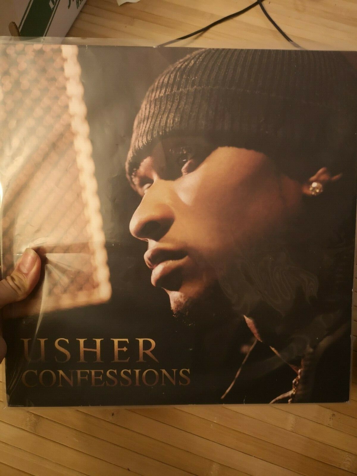 Usher Confessions 2xLP 82876-60990-I, plays like new Sleeve