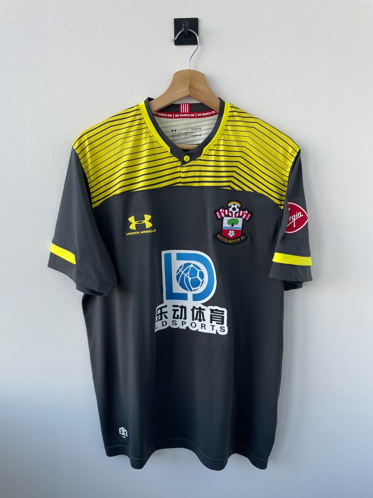 Southampton FC Under Armour シャツ M 2020-21 Southampton Under Armour Training Shirt - 7/10 - (M)