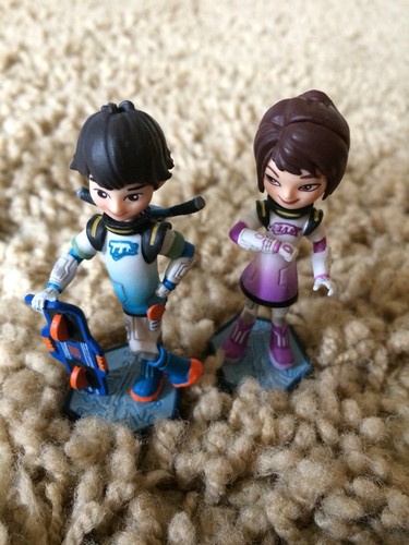 Disney Store Miles From Tomorrowland Figure Playset Toy Cake Topper Slot Aliens