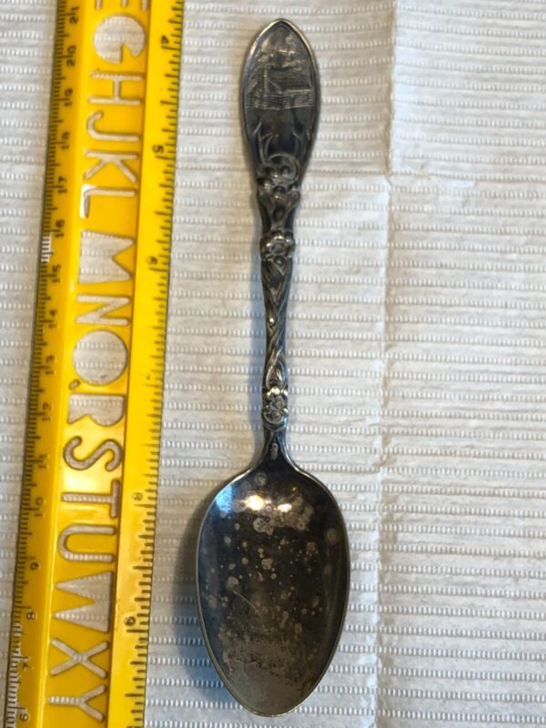 Vintage Silver plated Towle, St Paul Log cabin commerative / souvenir spoon