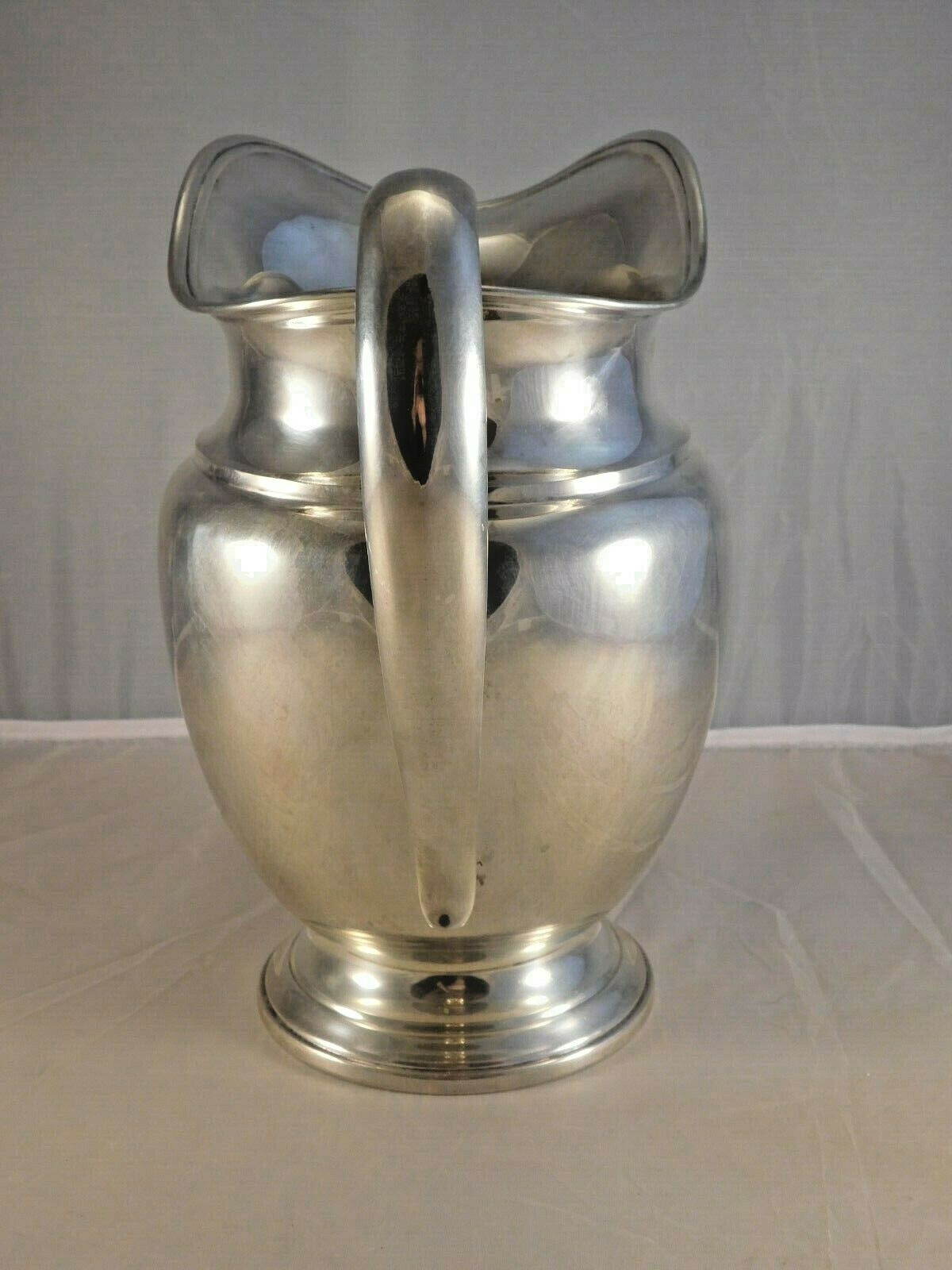 INTERNATIONAL STERLING SILVER 4 1/2 PINT WATER PITCHER E97