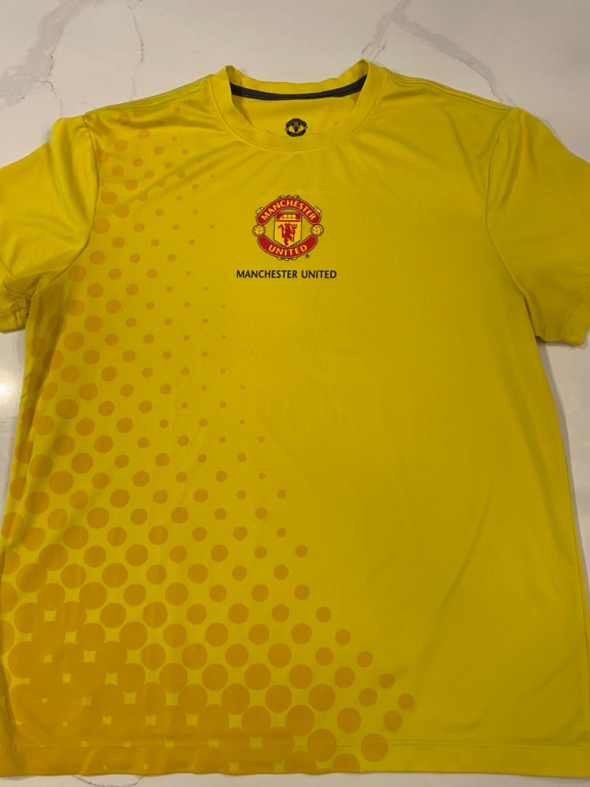 yellow manchester united kit