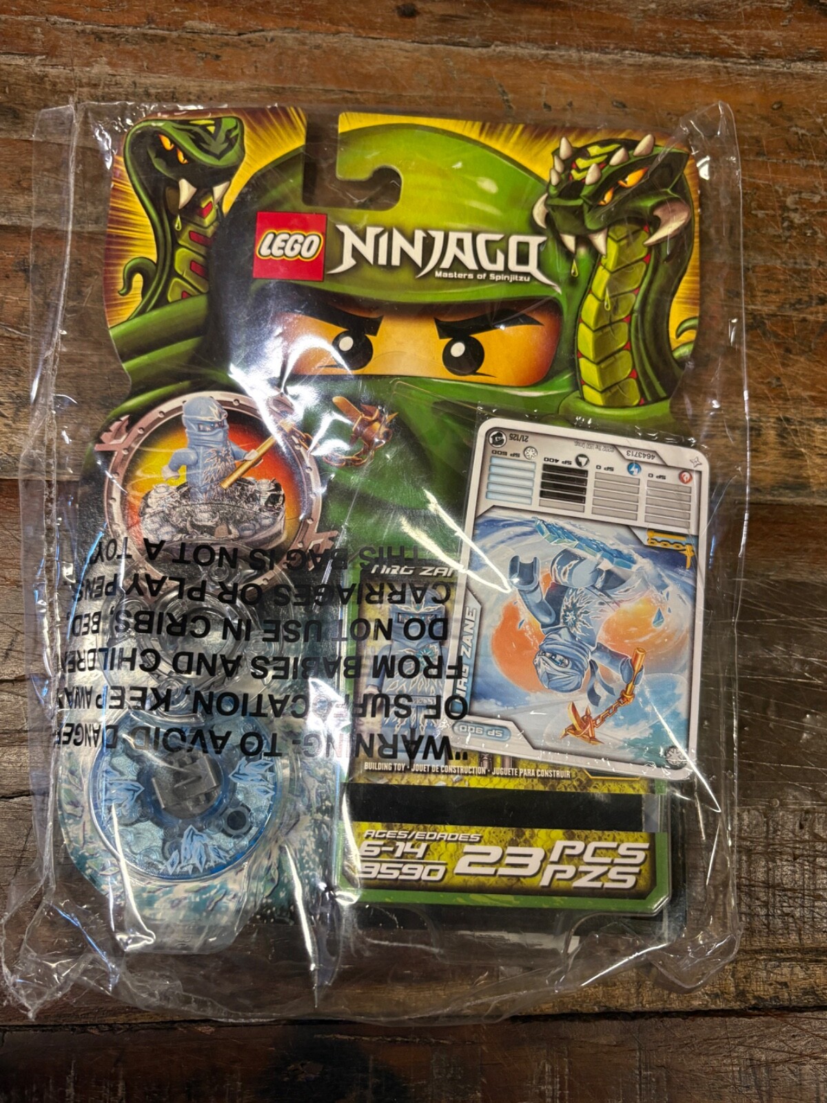 LEGO 9590 Ninjago Masters of Spinjitzu NRG Zane NEW DAMAGED