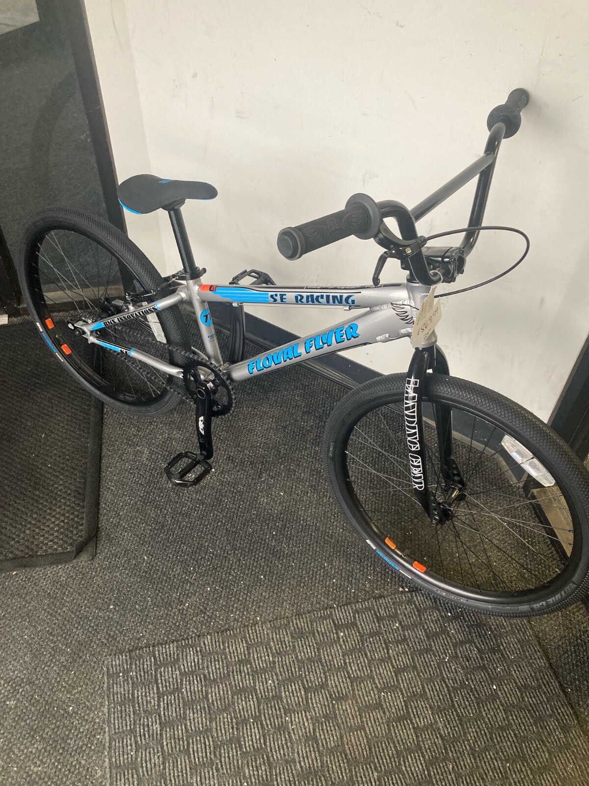 2022 SE Floval Flyer 24