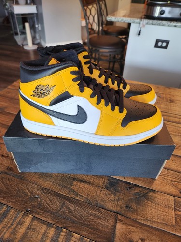 靴 NIKE Air Jordan 1 taxi Air Jordan 1 'Taxi' (555088-711) Release Date. Nike SNKRS
