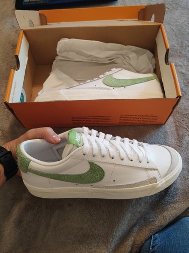 Nike Blazer Low '77 VNTG Sneakers NEW - White/Mean Green