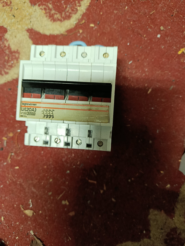 Disjoncteur 4 Poles CouplÃ©S Legrand