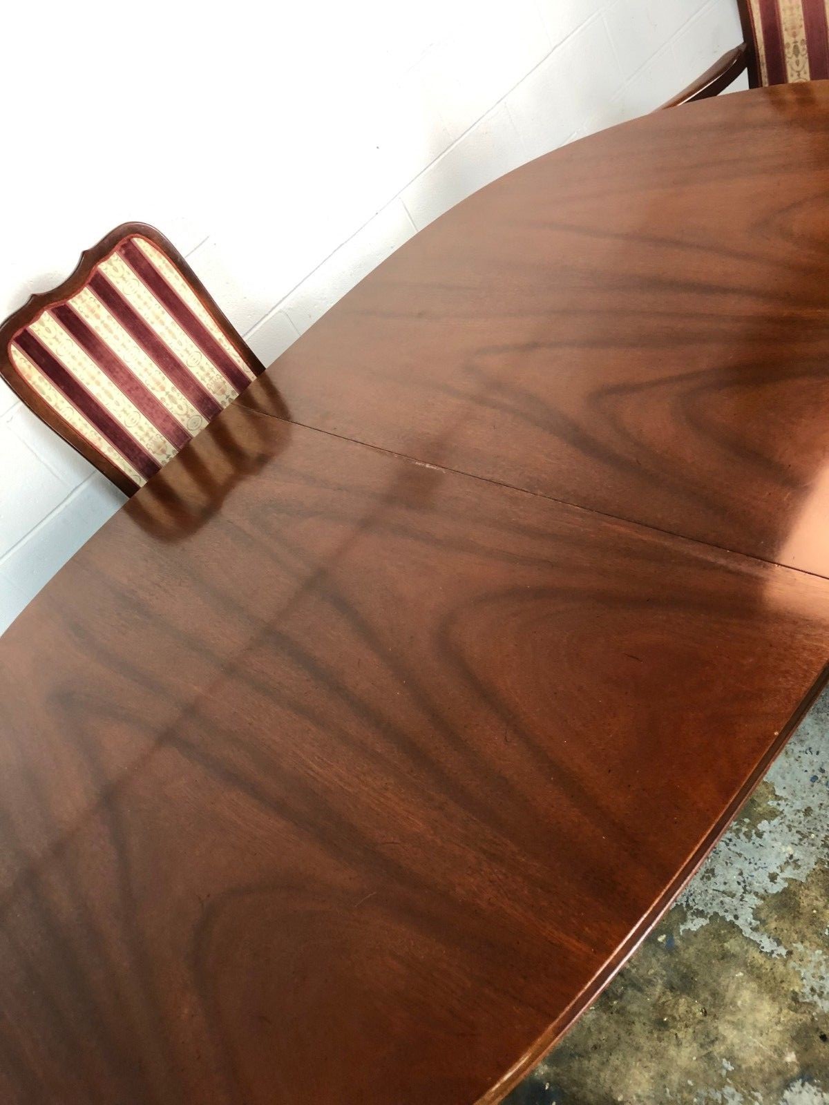 Beautiful Vintage Wooden Dining Table & Chair Set